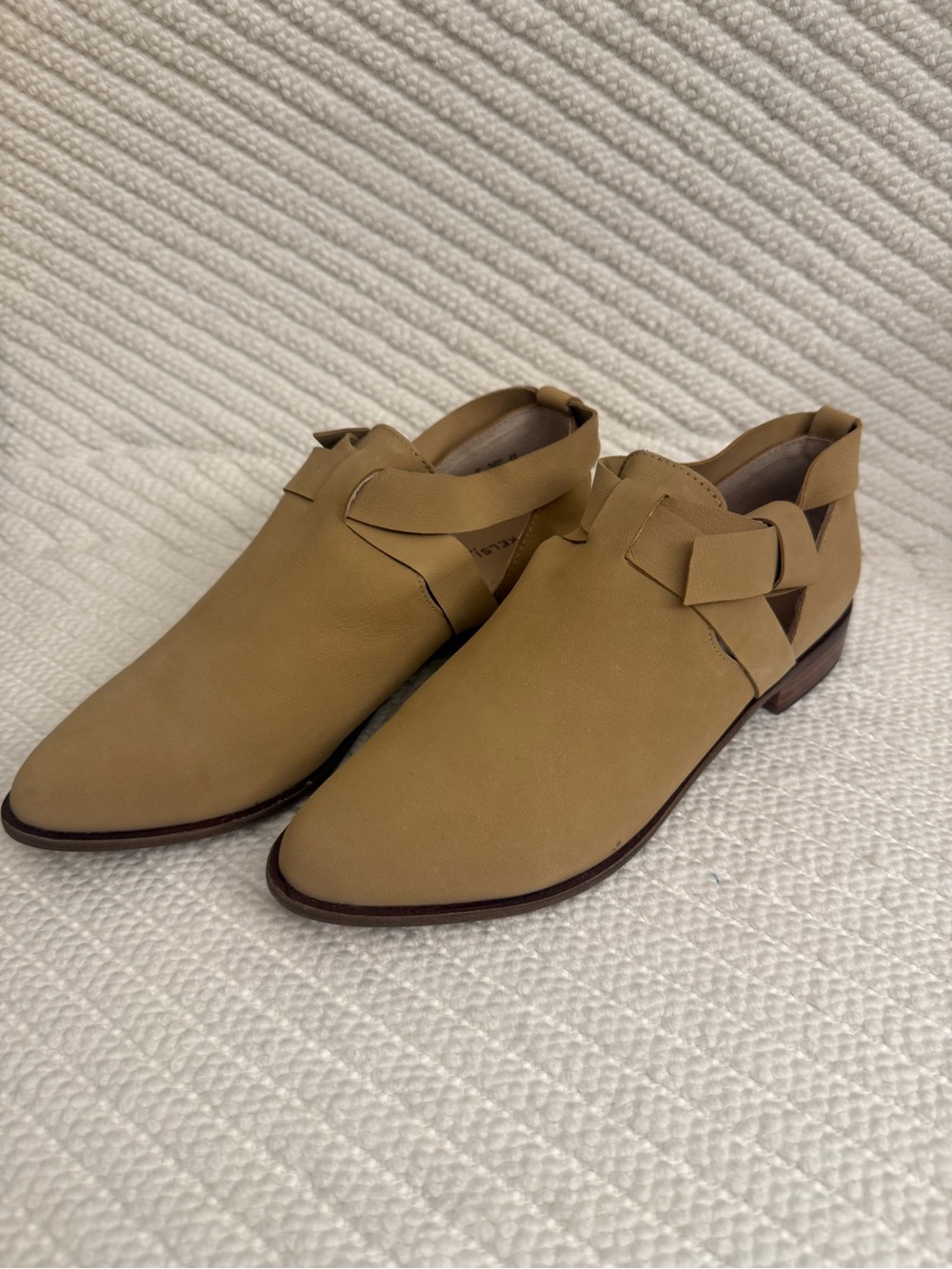 Kelsi Dagger Men's Tan Cutout Slip-On Oxfords